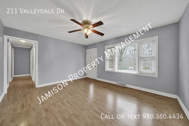 Photo - 211 Valleydale Dr
