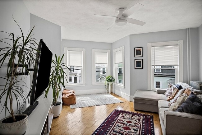Photo - 135 Clifton St Unit 3