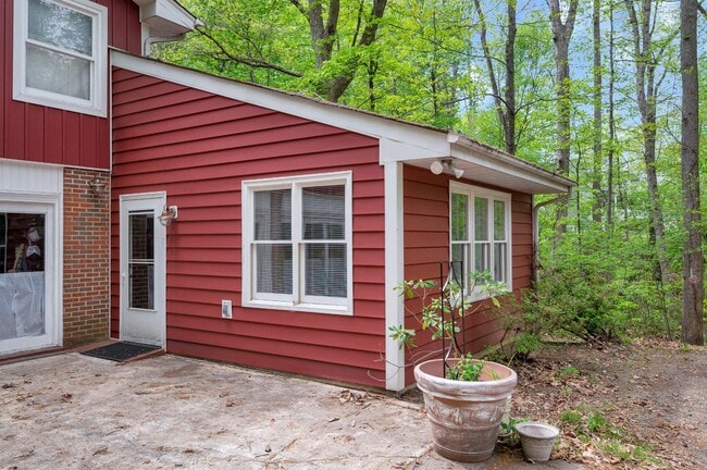 Photo - 130 Spring Wood Dr