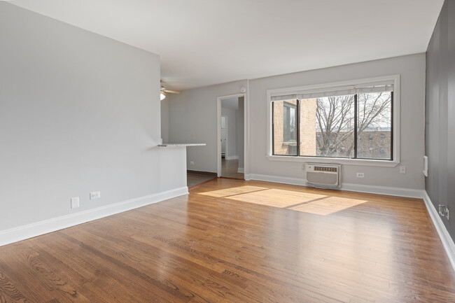 Photo - 7545 N Winchester Ave Unit 305