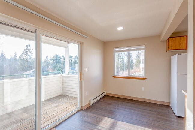1BR, 1BA - 692 SF
