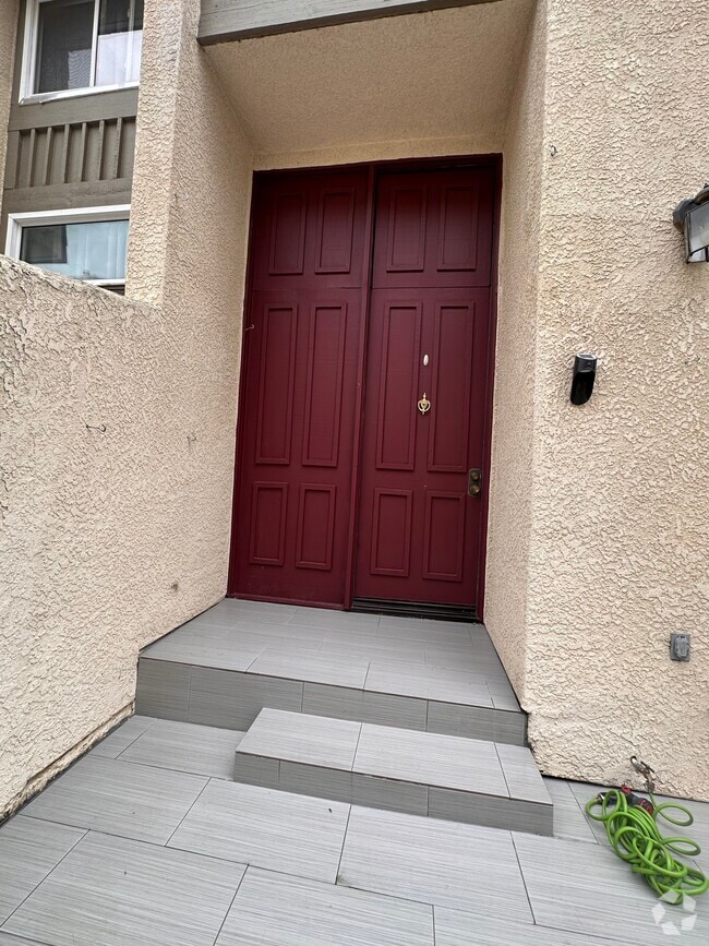 Building Photo - 9950 Topanga Canyon Blvd Rental