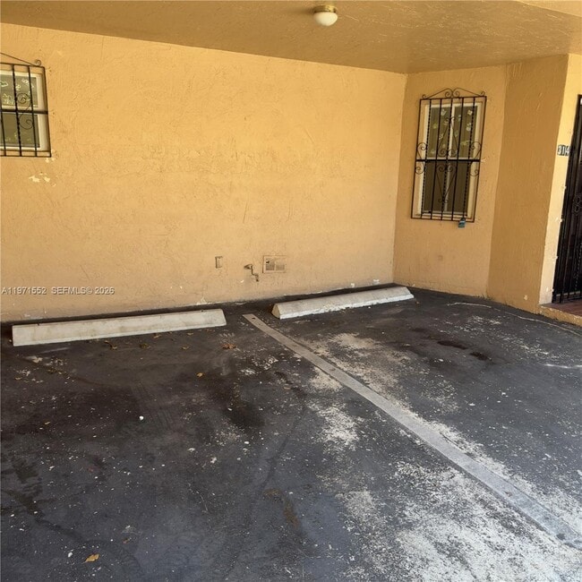 Photo - 451 NE 136th St