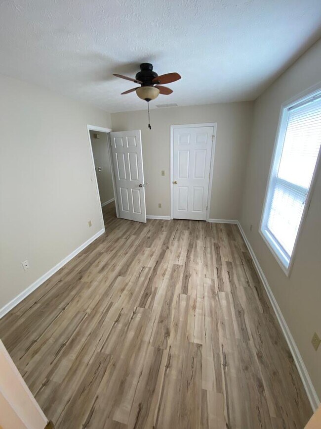 107 Logan Ct Townhome Townhome Rental in Berea KY