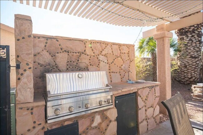 Photo - 2434 La Casa Dr