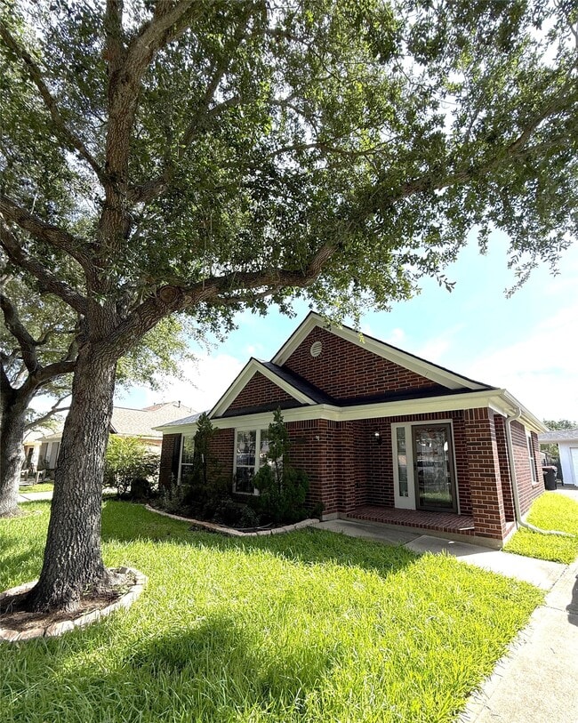 Photo - 3906 Eastland Lake Dr