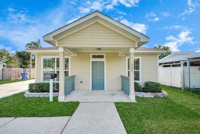 Photo - 703 23rd Ave N