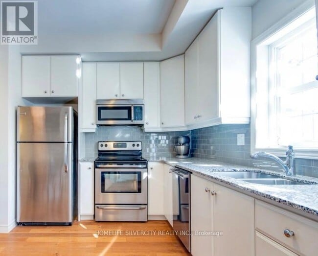 Photo - 19 John Russell Ln