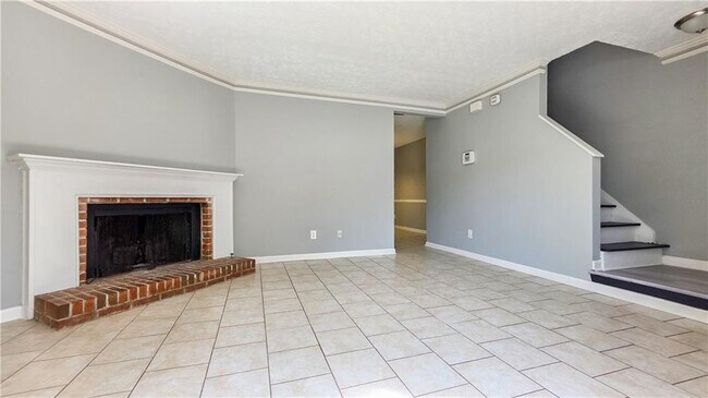 1040 Huntington Trce SE