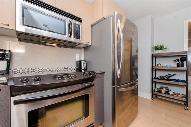 Photo - 2233-2233 McKenzie Rd