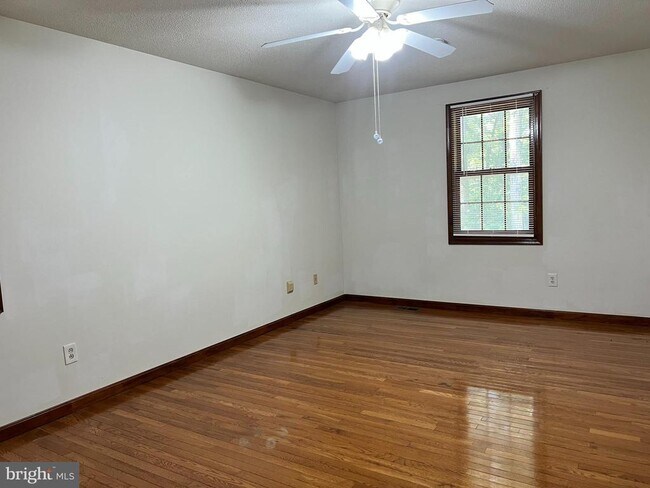 Photo - 5720 Harrison Rd