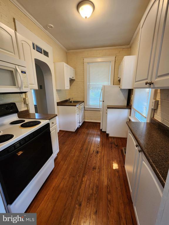 Building Photo - 323 N College Pkwy Unit 2 Rental