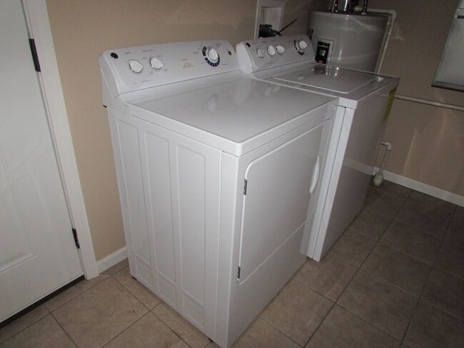 Photo - 6725-MF2-E2 Unit B