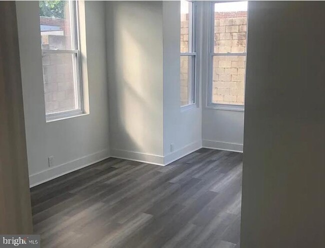 Photo - 2124 E Somerset St