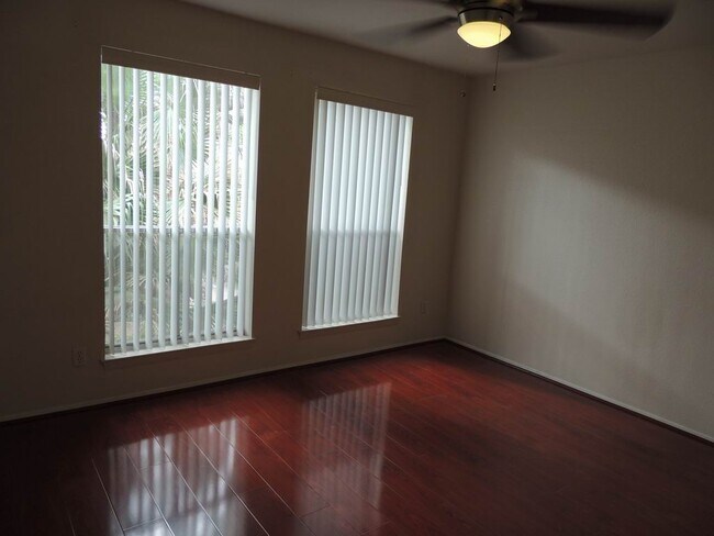 Photo - 4641 Wild Indigo St Unit 445