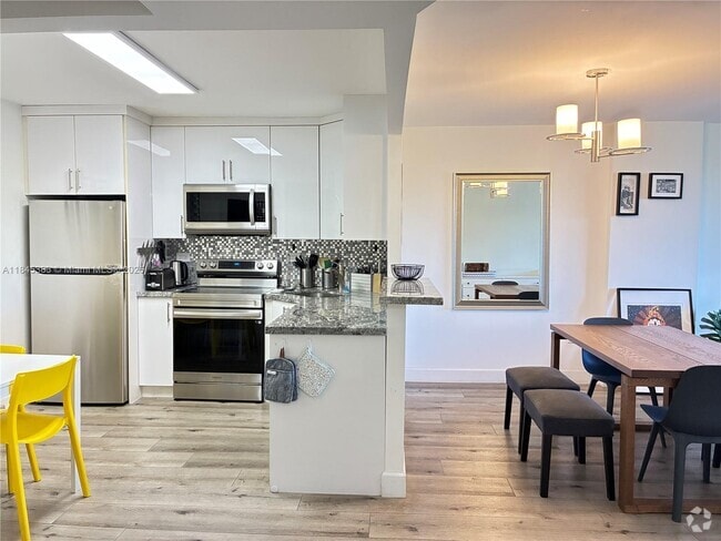 Building Photo - 2780 NE 183rd St Unit 415 Rental
