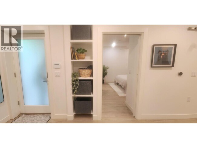 163 W 20th Ave