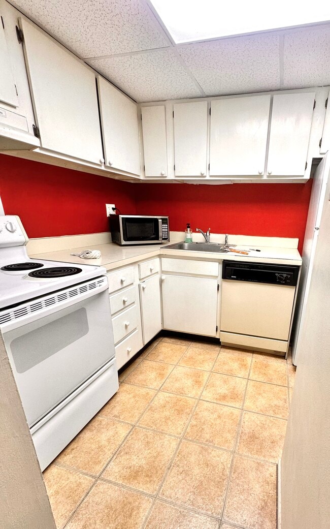 Building Photo - 620 S Franklin St Unit A9