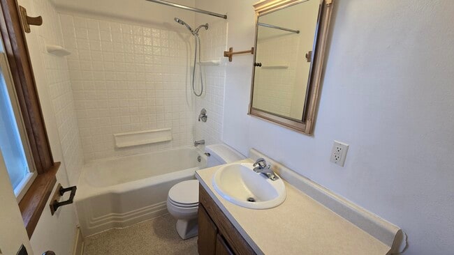 Photo - 1727 E Morgan Ave