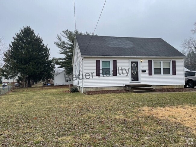 Building Photo - Immaculate Three Bedroom Home