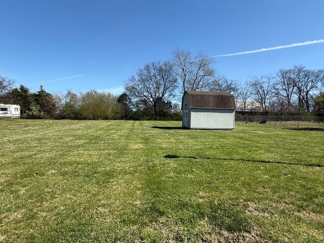 Photo - 105 Barton Brook Ln