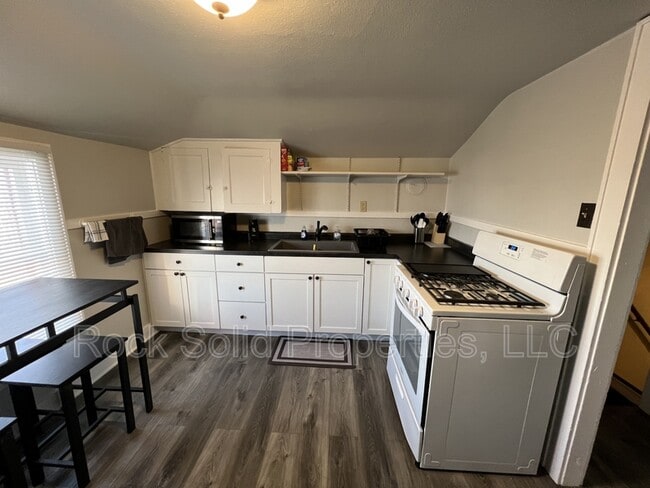 Photo - 1610 Pebrican Ave