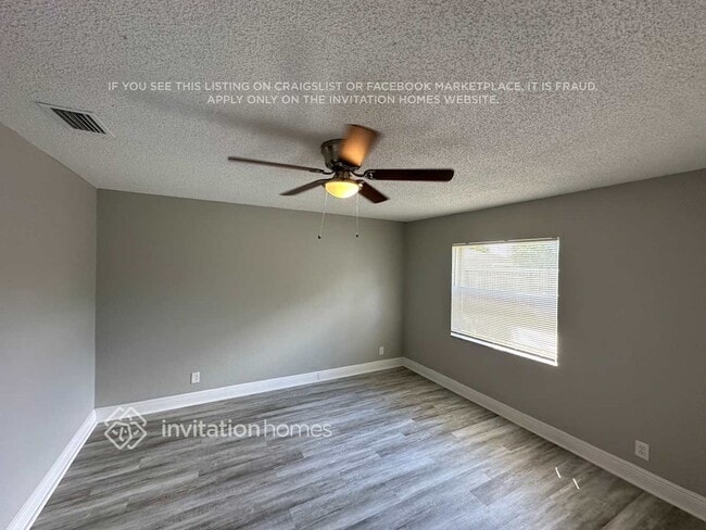 Photo - 6206 Wauconda Way W
