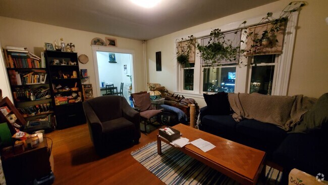 Building Photo - Super cozy and unique apartment