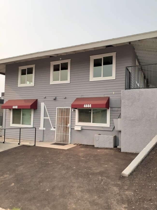 Building Photo - GLACIER AVE Unit 4442-B