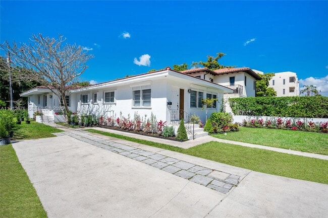 Building Photo - 1706 S Le Jeune Rd Unit 0