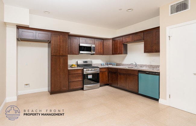 Photo - 1522 Lomita Blvd.