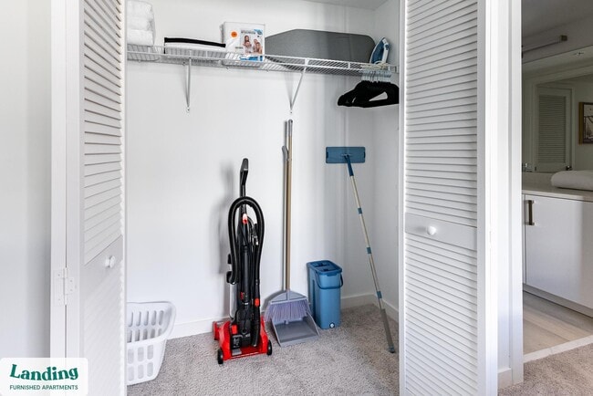 Photo - 200 NE 1st Ave Unidad 832