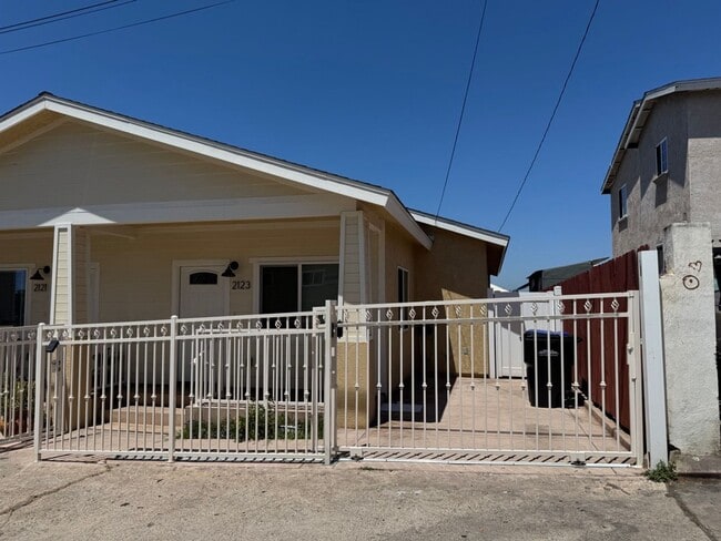 3 Bedroom 1 bath Unit - - 3 Bedroom 1 bath Unit - Casa