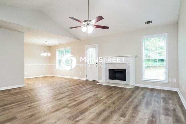 Photo - 3 Bedroom Pet-Friendly Home in Covington, GA with Main Street Renewal