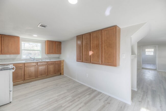 Photo - 328 W Sherwood Dr