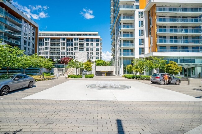 Photo - 433 Marine Dr SW Unit 703