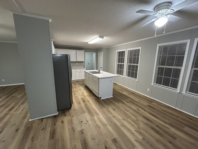 Photo - "Spacious 3-Bed, 2-Bath Home on Whiteaker Springs Rd, Cookeville!"