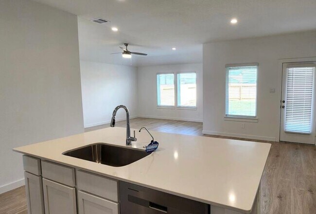 Photo - 3926 Pierce Pl Ln