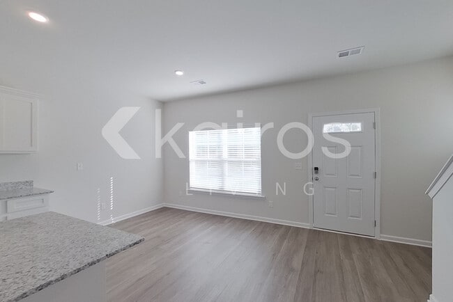 Photo - 2541 Banyon Cir
