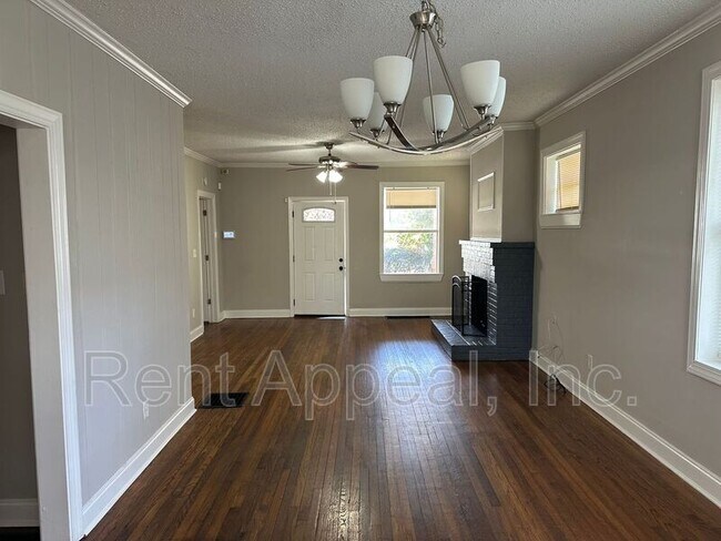 Photo - 2415 Crestview Ave