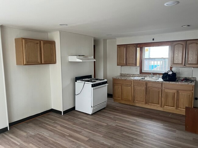 Building Photo - 35 Washington St Unit 2