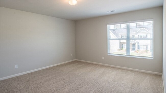 Photo - 308 Geranium St