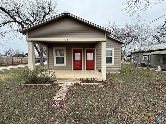 Building Photo - 257 E Garza St Rental