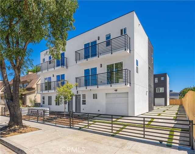 Photo - 6830 Hazeltine Ave Townhome