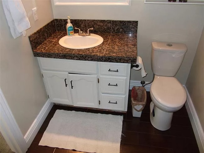 Photo - 206 E Bonneville Dr