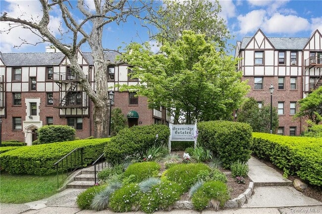 Building Photo - 7 Greenridge Ave Unit C7