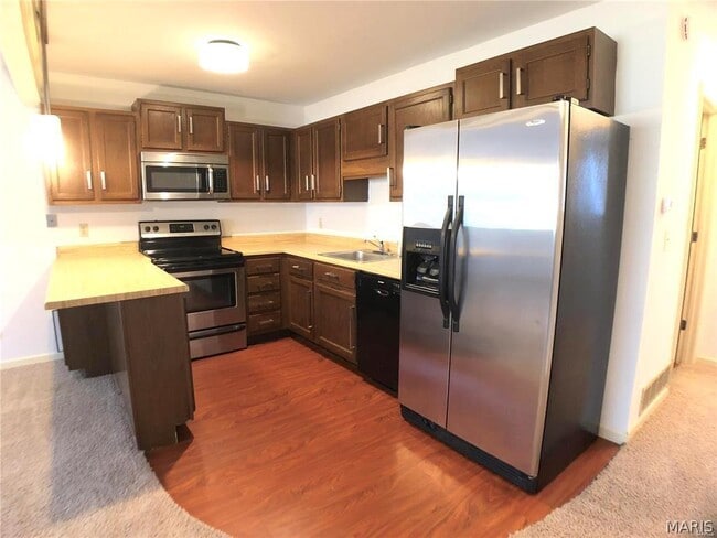 Photo - 445 Ponderosa Ave