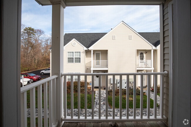 2 Br, 2 BA -1,188 sq ft