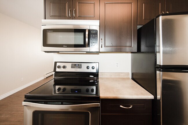 1BDR - Kitchen - 333 Edison Apartment