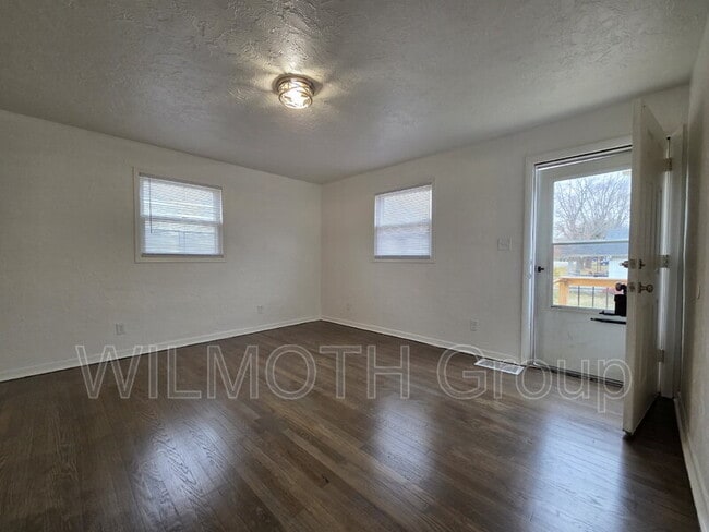 Photo - 702 W 23rd St